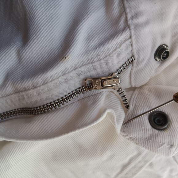 26" Vintage Wrangler White Denim Cutoff Shorts Womens Boys 16 USA Made Frayed He - Picture 5 of 7